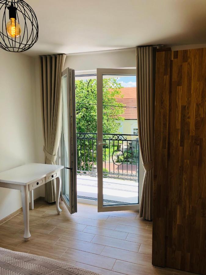 Apartamenty Biala Perla 乌斯特龙 外观 照片