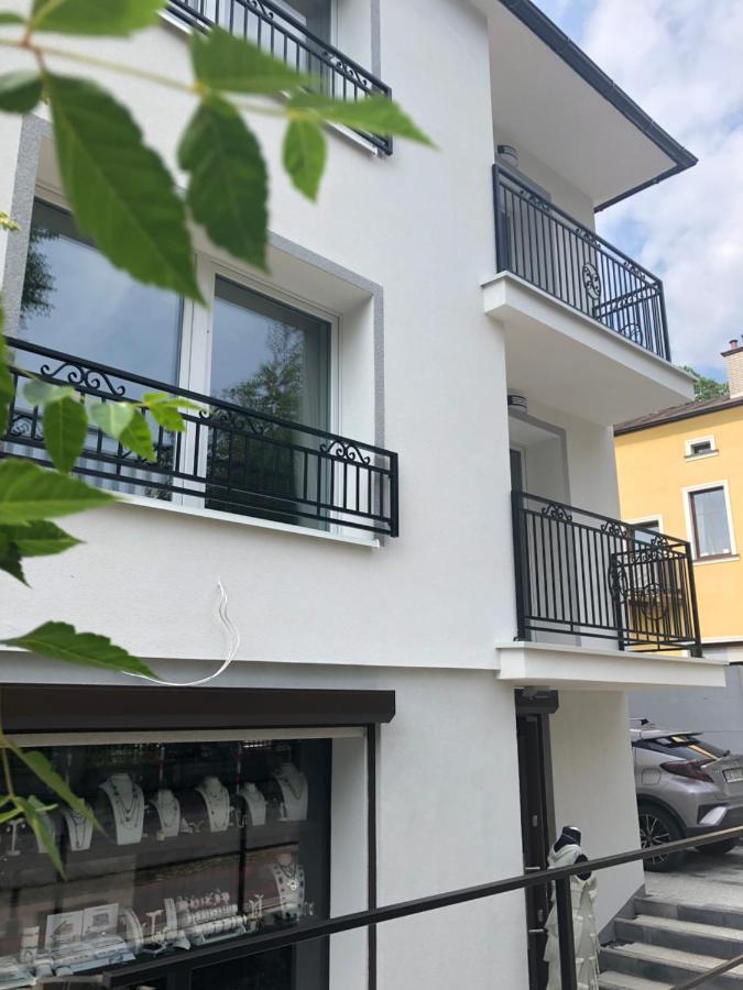 Apartamenty Biala Perla 乌斯特龙 外观 照片