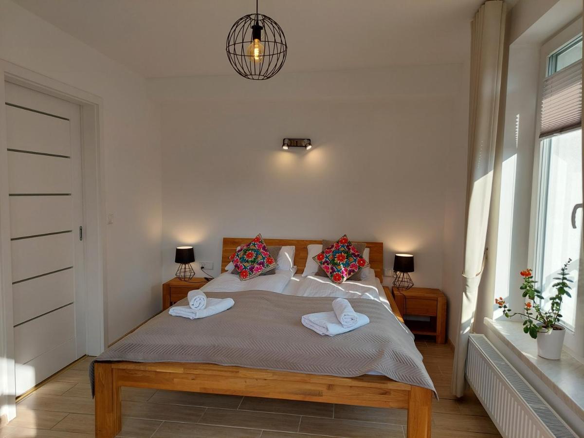 Apartamenty Biala Perla 乌斯特龙 外观 照片