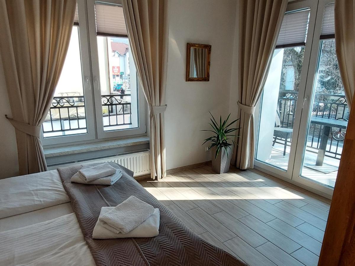Apartamenty Biala Perla 乌斯特龙 外观 照片