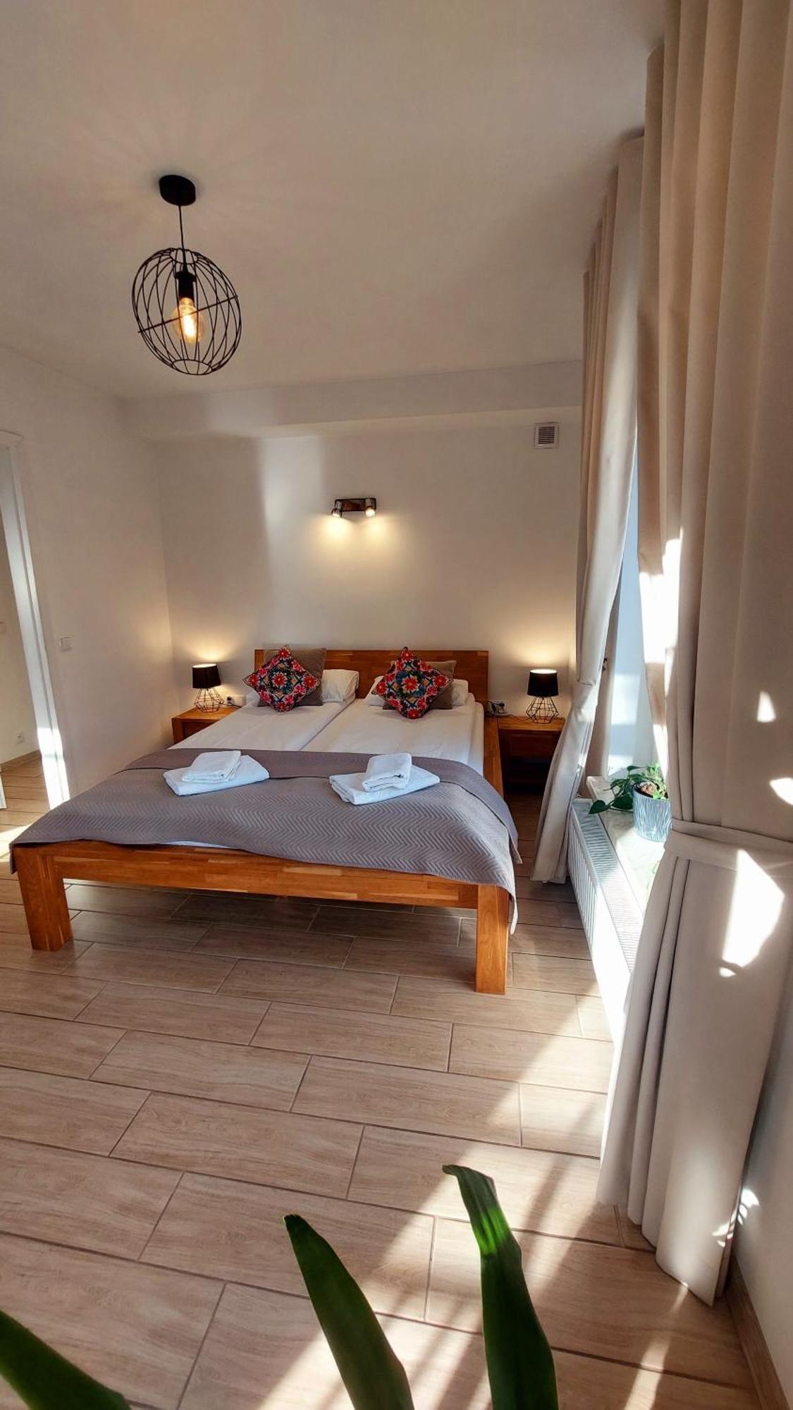 Apartamenty Biala Perla 乌斯特龙 外观 照片