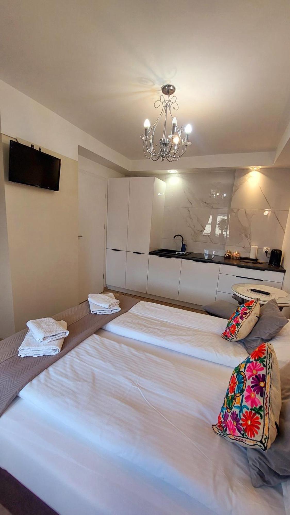 Apartamenty Biala Perla 乌斯特龙 外观 照片