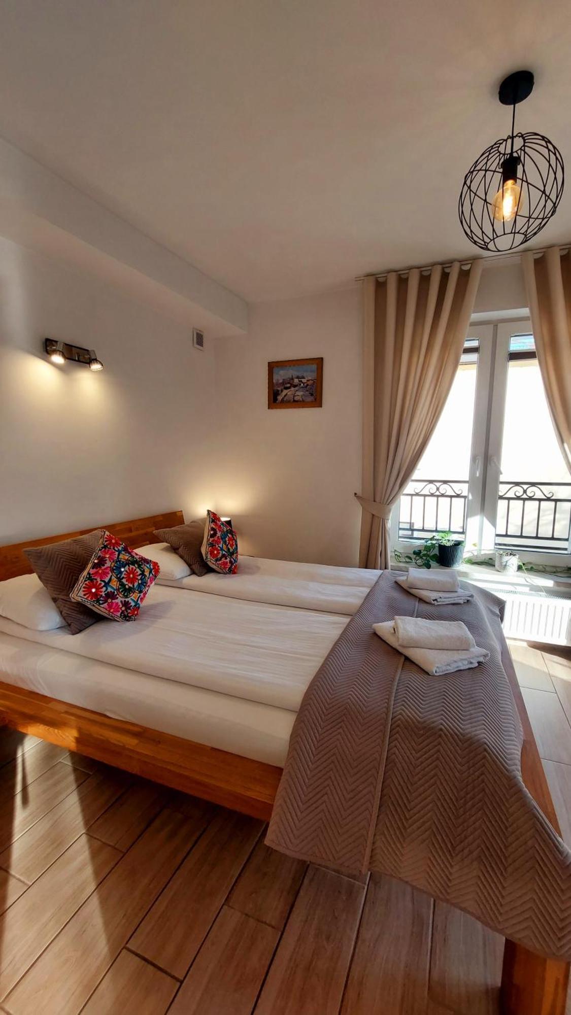 Apartamenty Biala Perla 乌斯特龙 外观 照片